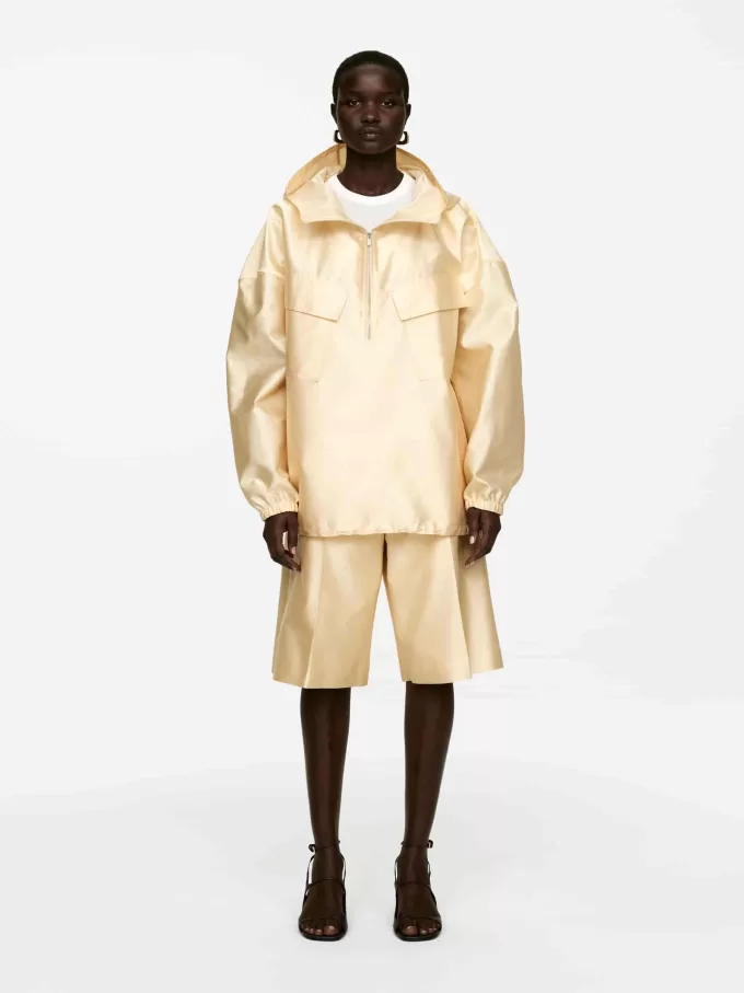 Anorak con capucha Anorak con capucha