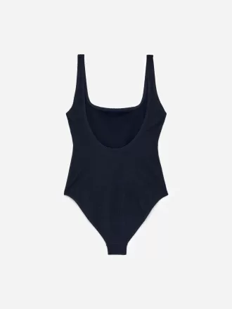 Bañador arrugado con cuello cuadrado