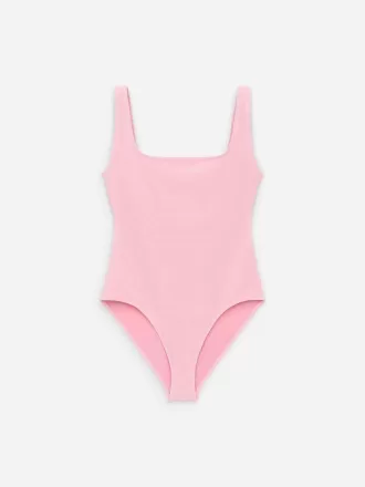 Bañador arrugado con cuello cuadrado