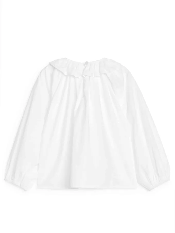 Blusa con cuello con volantes Blusa con cuello con volantes