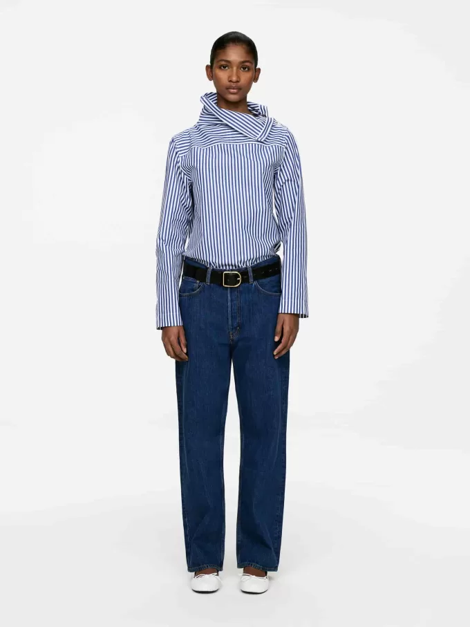 Blusa con cuello doblado Blusa con cuello doblado