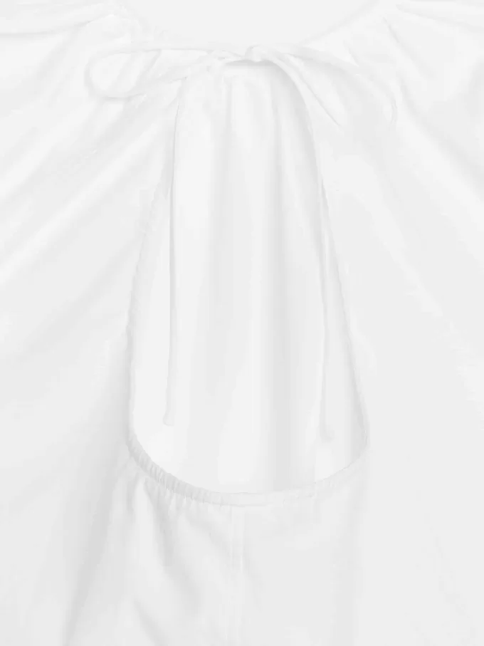 Blusa con espalda redondeada Blusa con espalda redondeada