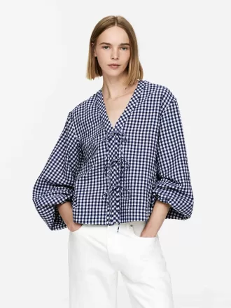 Blusa de sirsaca