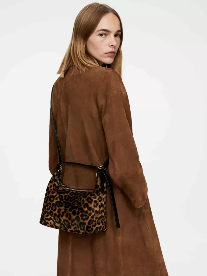 Bolso de cuero cuadrado