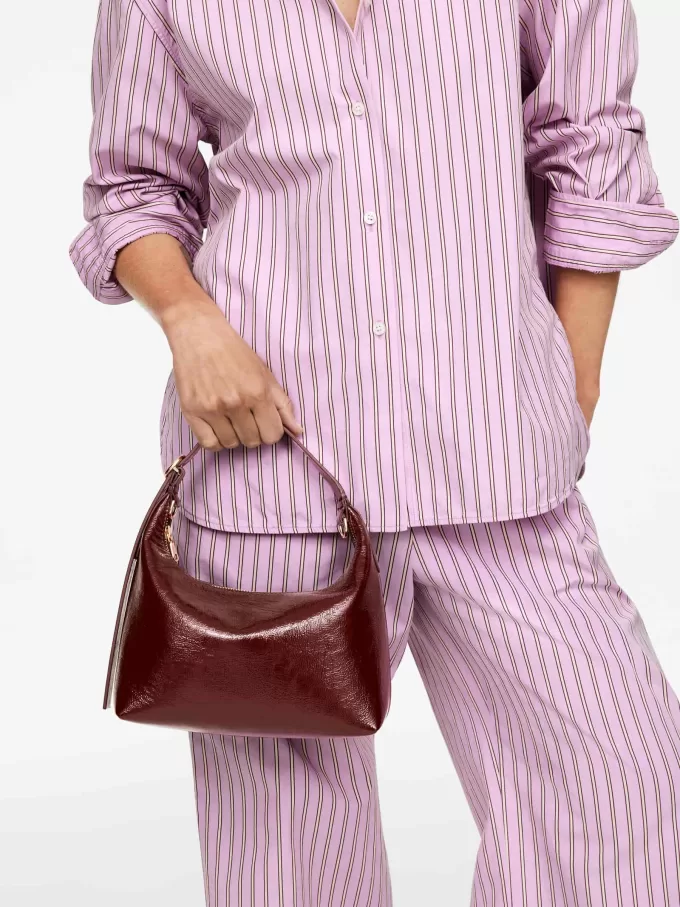 Bolso de cuero cuadrado