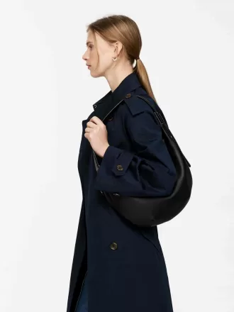 Bolso de hombro curvo de tamaño mediano