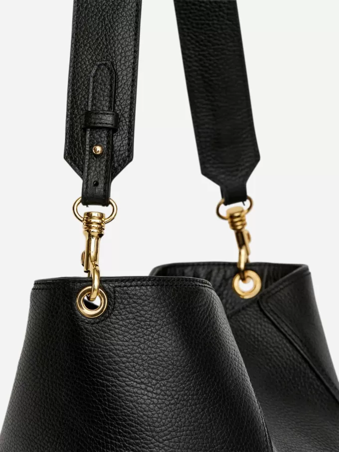 Bolso tipo bombonera de piel Bolso tipo bombonera de piel