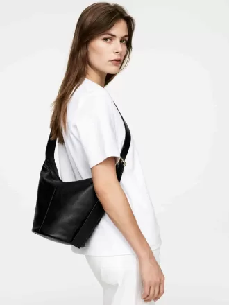 Bolso tipo bombonera de piel