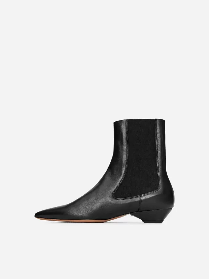 Bota de cuero puntiaguda