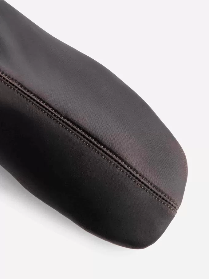 Botas de satén por encima de la rodilla