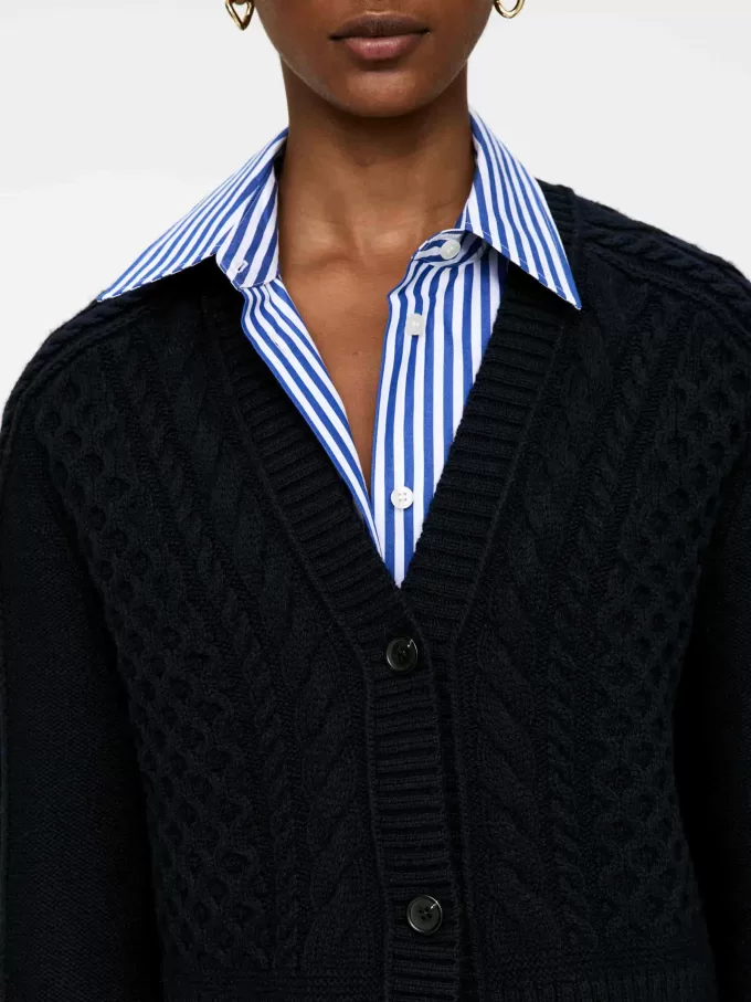 Cárdigan de lana de punto trenzado Cárdigan de lana de punto trenzado