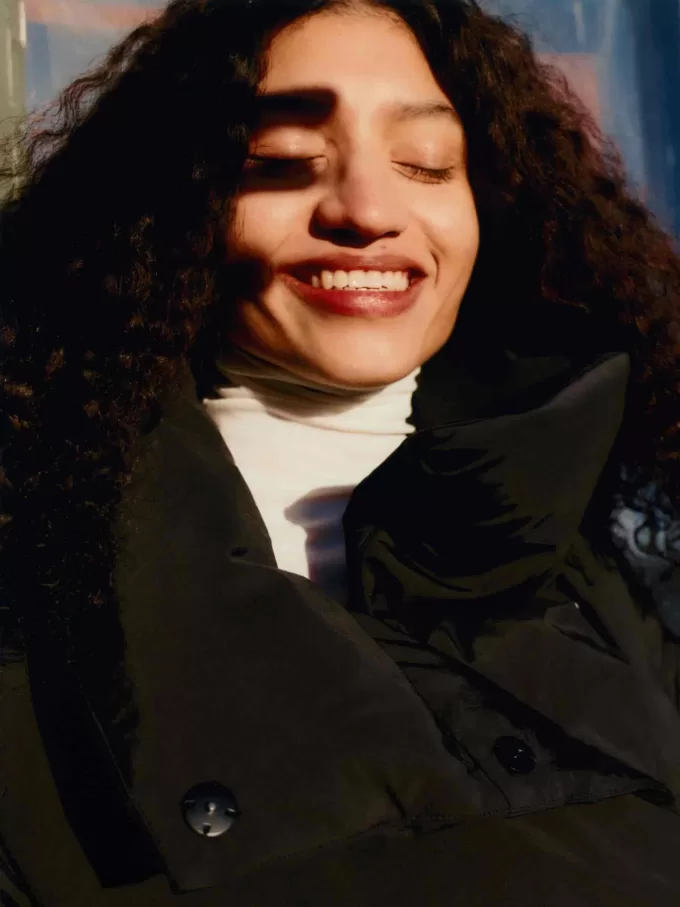 Chaqueta de plumón reciclado con cuello alto Chaqueta de plumón reciclado con cuello alto