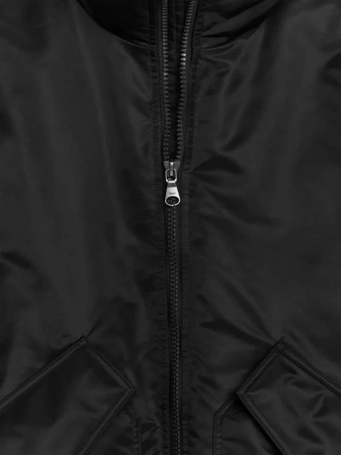 Chaqueta de vuelo de plumón reciclada