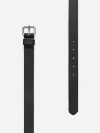 Cinturón de cuero delgado