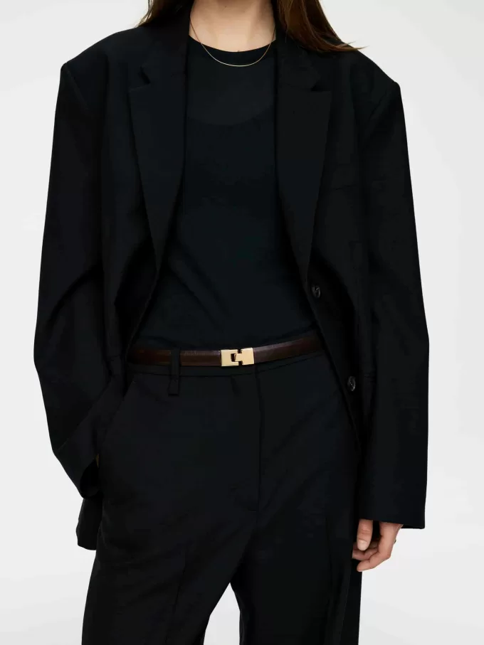 Cinturón de piel con hebilla Cinturón de piel con hebilla