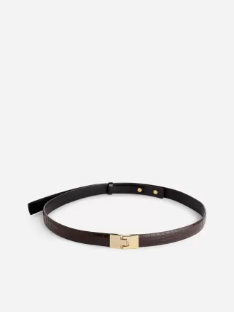 Cinturón de piel con hebilla