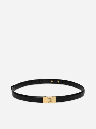 Cinturón de piel con hebilla