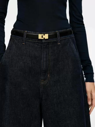 Cinturón de piel con hebilla