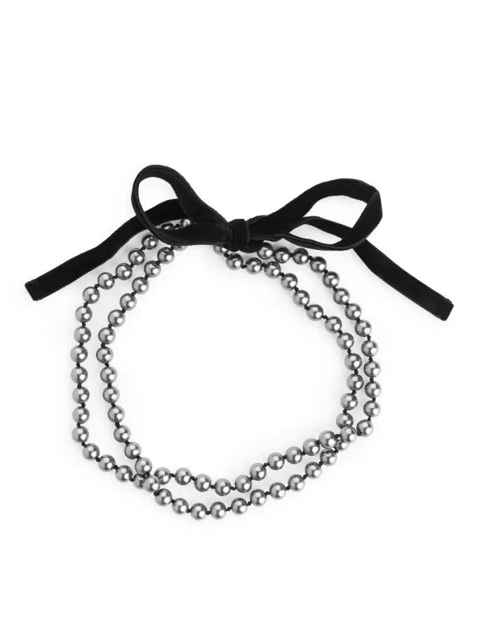 Collar de terciopelo con cuentas de vidrio Collar de terciopelo con cuentas de vidrio