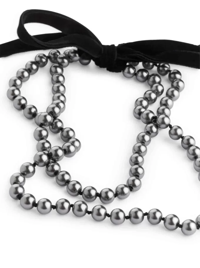 Collar de terciopelo con cuentas de vidrio Collar de terciopelo con cuentas de vidrio