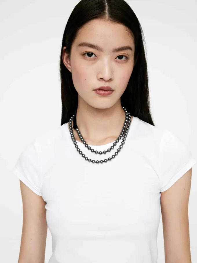 Collar de terciopelo con cuentas de vidrio Collar de terciopelo con cuentas de vidrio