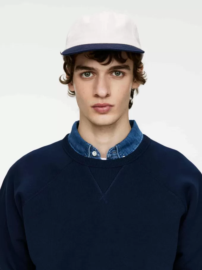 Gorra de color en contraste Gorra de color en contraste