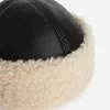 Gorro de cuero cálido