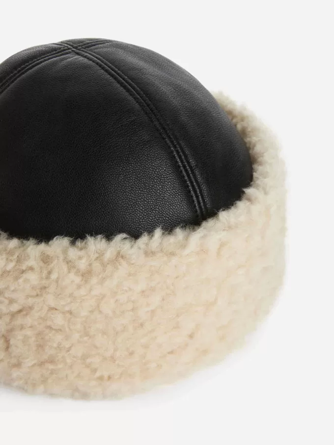Gorro de cuero cálido
