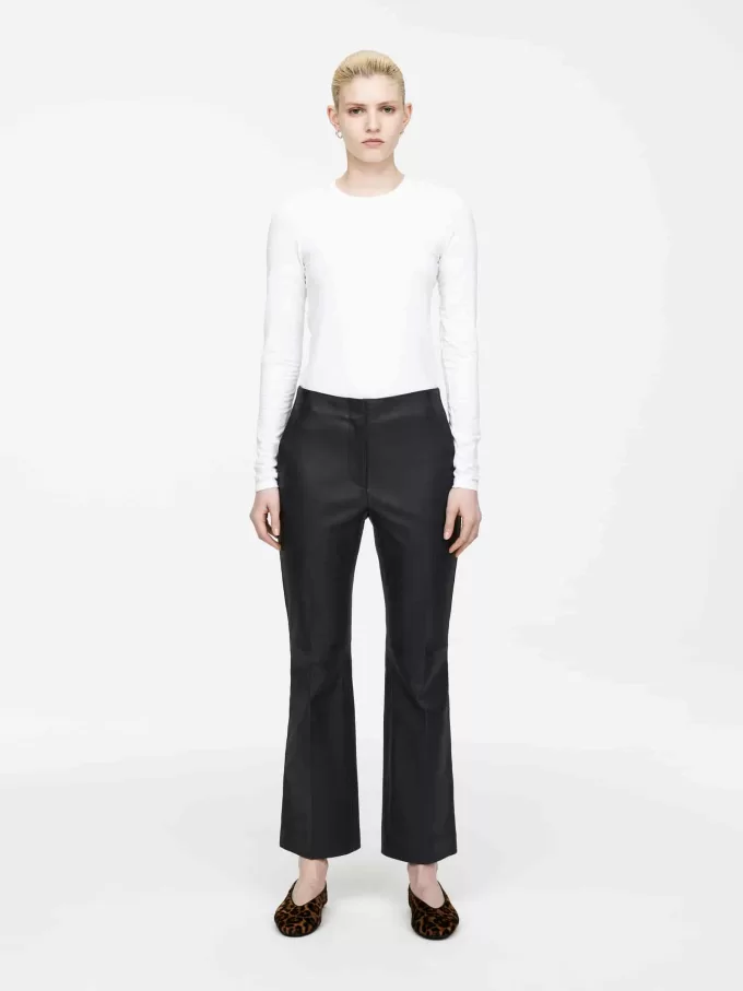 Pantalones acampanados de cuero Pantalones acampanados de cuero