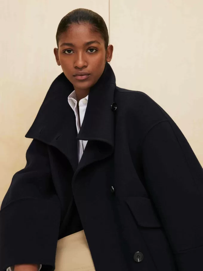 Pantalones con pernera de barril Pantalones con pernera de barril