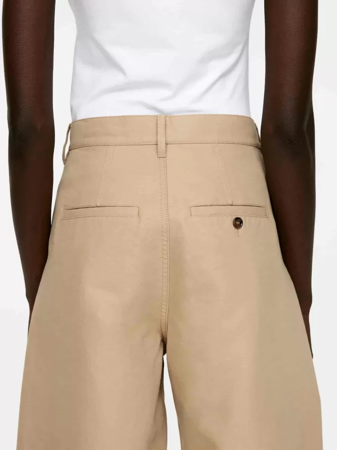 Pantalones con pernera de barril Pantalones con pernera de barril