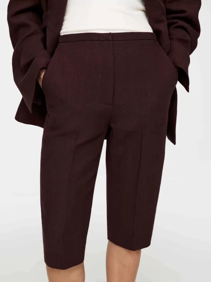 Pantalones cortos hasta la rodilla Pantalones cortos hasta la rodilla