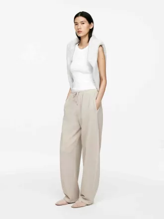 Pantalones deportivos con pierna de barril