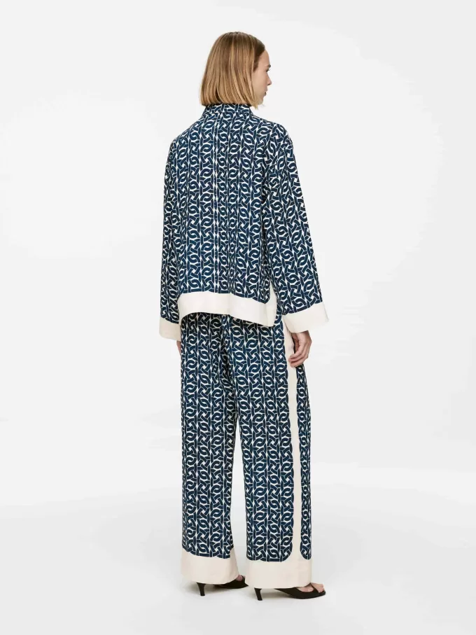 Pantalones relajados estampados Pantalones relajados estampados