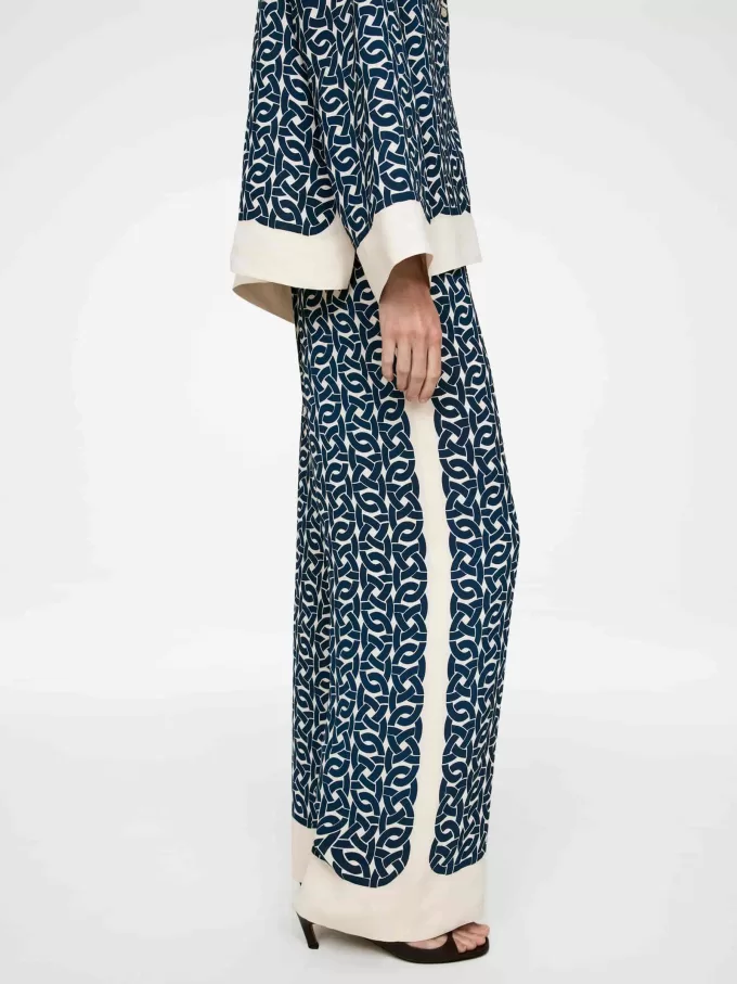 Pantalones relajados estampados Pantalones relajados estampados