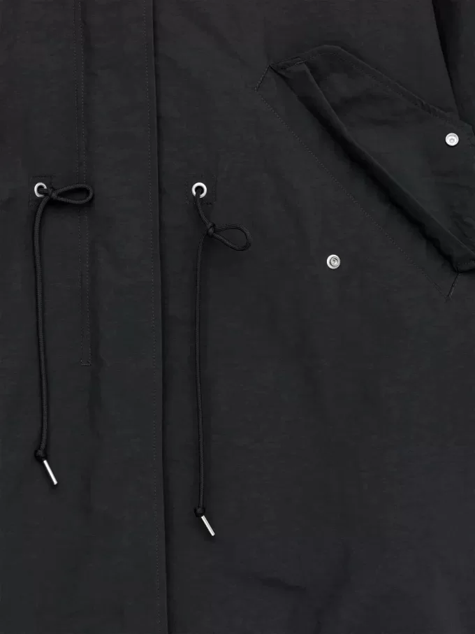 Parka de nailon con cola de pez Parka de nailon con cola de pez