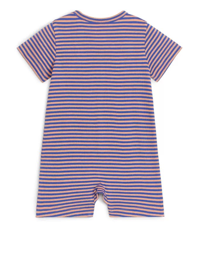 Pijama todo en uno de manga corta Pijama todo en uno de manga corta