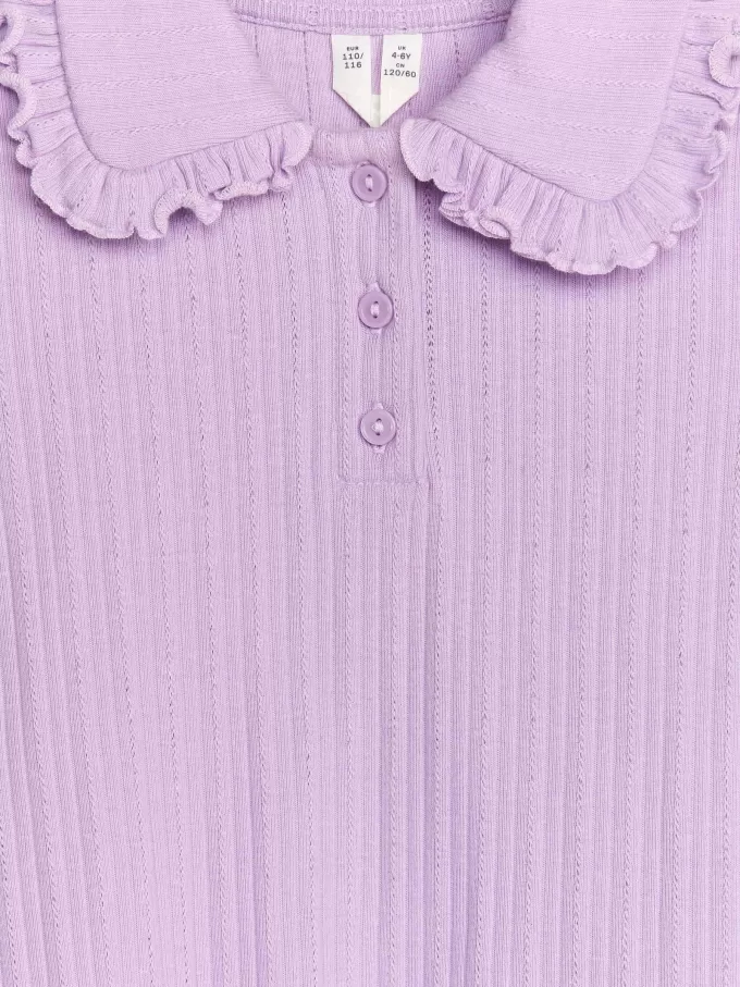 Top de punto acanalado con cuello con volantes Top de punto acanalado con cuello con volantes