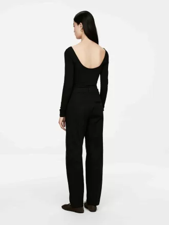 Top de punto con cuello redondo