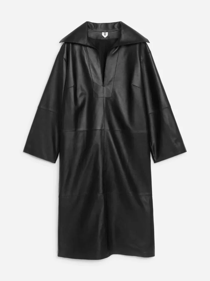 Vestido de cuero con cuello abierto Vestido de cuero con cuello abierto