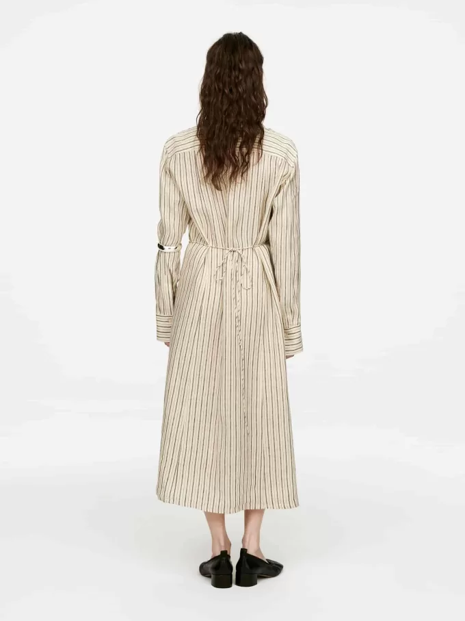 Vestido de lino con detalle cruzado