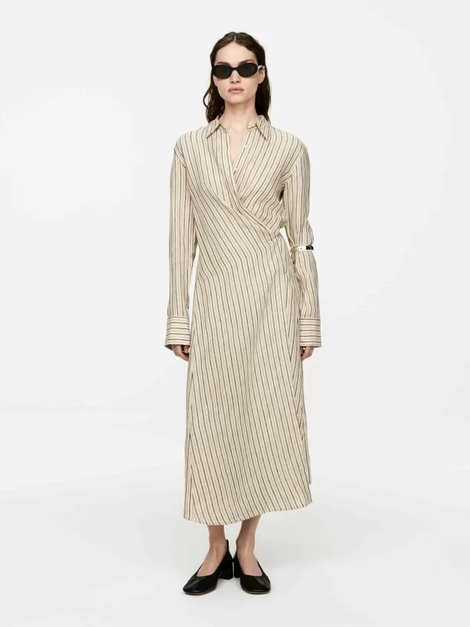 Vestido de lino con detalle cruzado