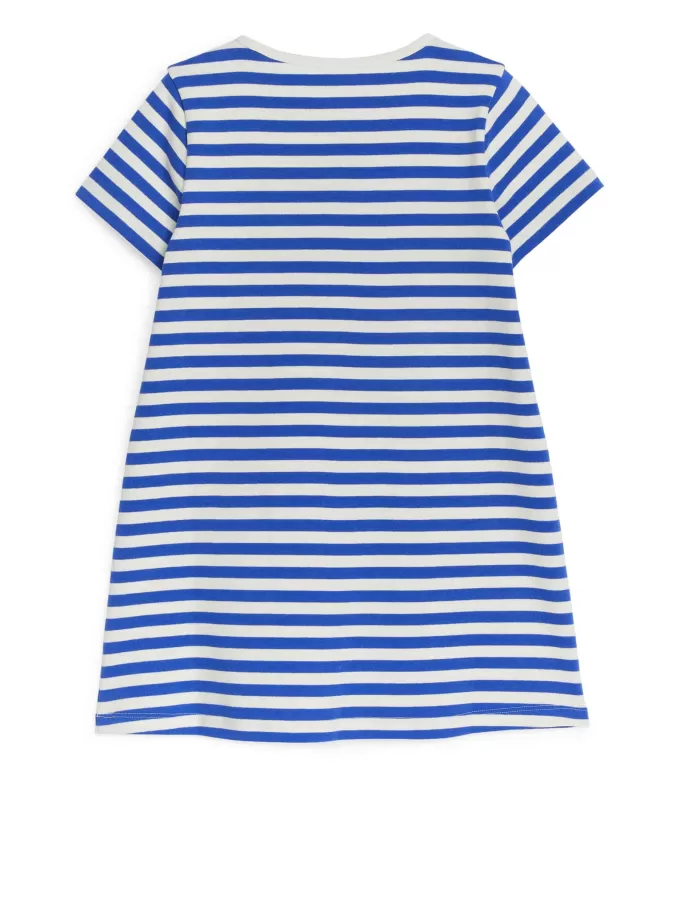 Vestido estilo camiseta bordado Vestido estilo camiseta bordado