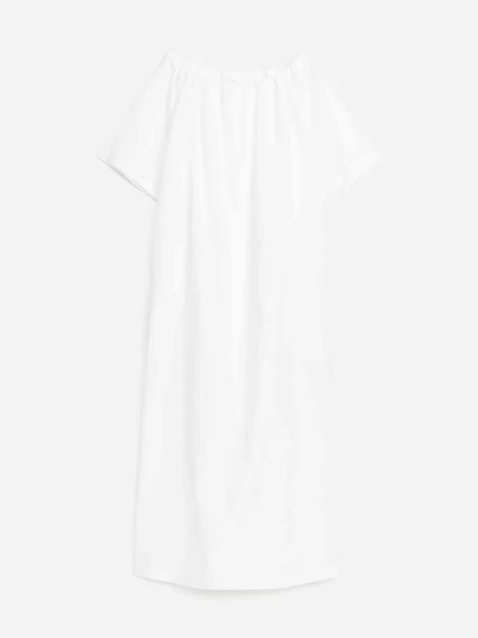 Vestido largo con hombros descubiertos Vestido largo con hombros descubiertos