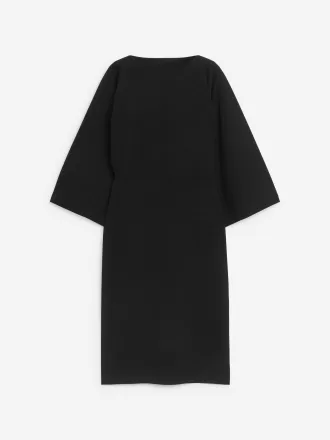 Vestido midi con cuello barco